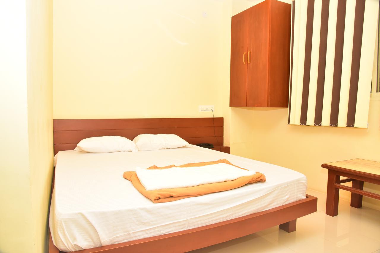 Bright Palace Restaurant And Residency Hotel Shimoga Exterior foto