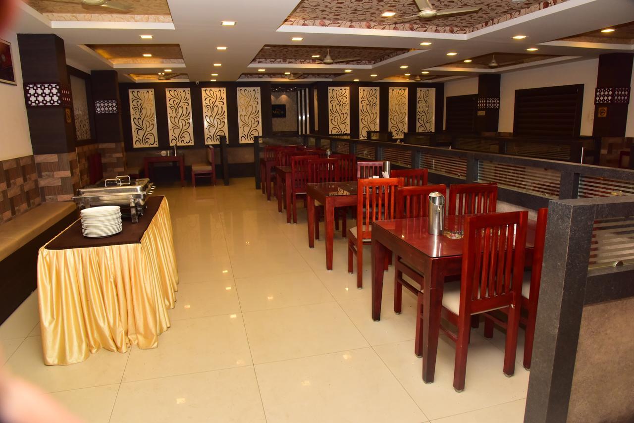 Bright Palace Restaurant And Residency Hotel Shimoga Exterior foto